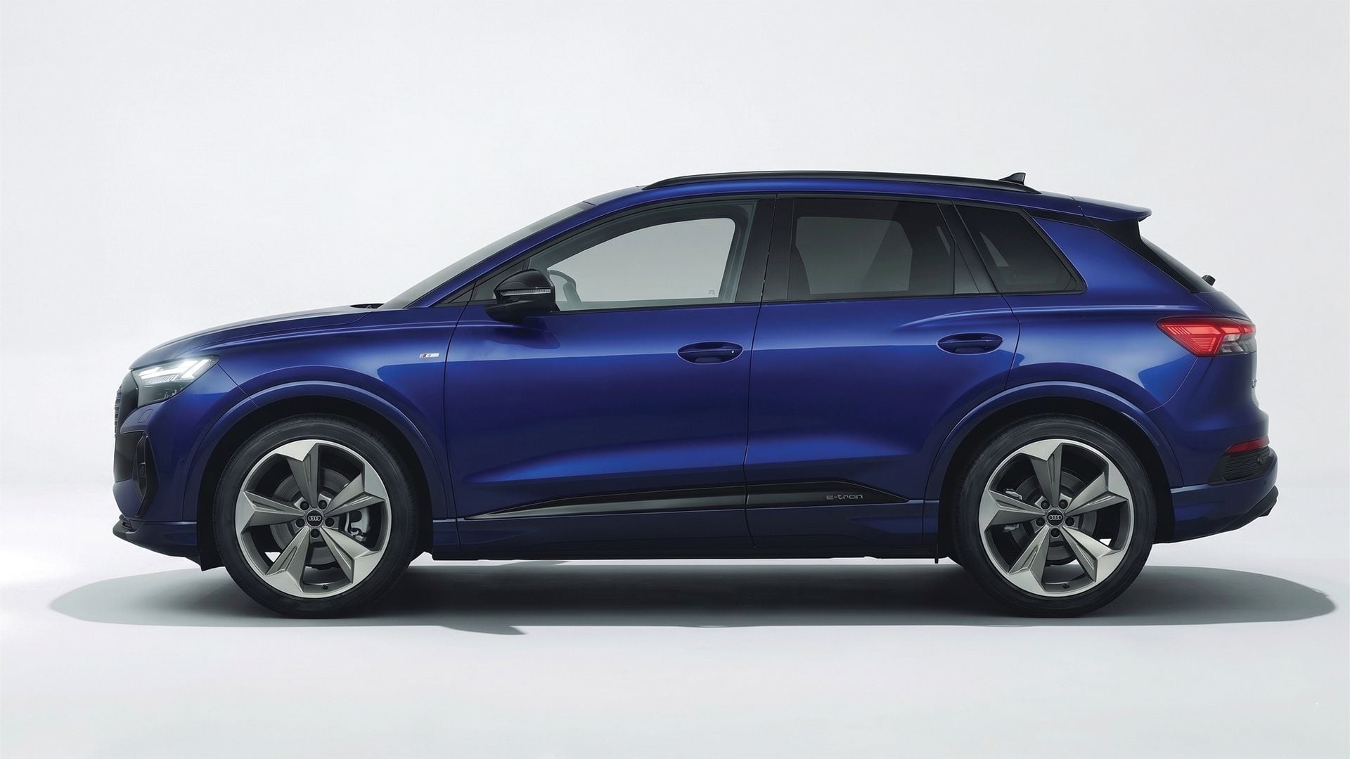 Q4 E-TRON S LINE 40 - Audi Q4 E-TRON S LINE 40 blue side copy.jpg
