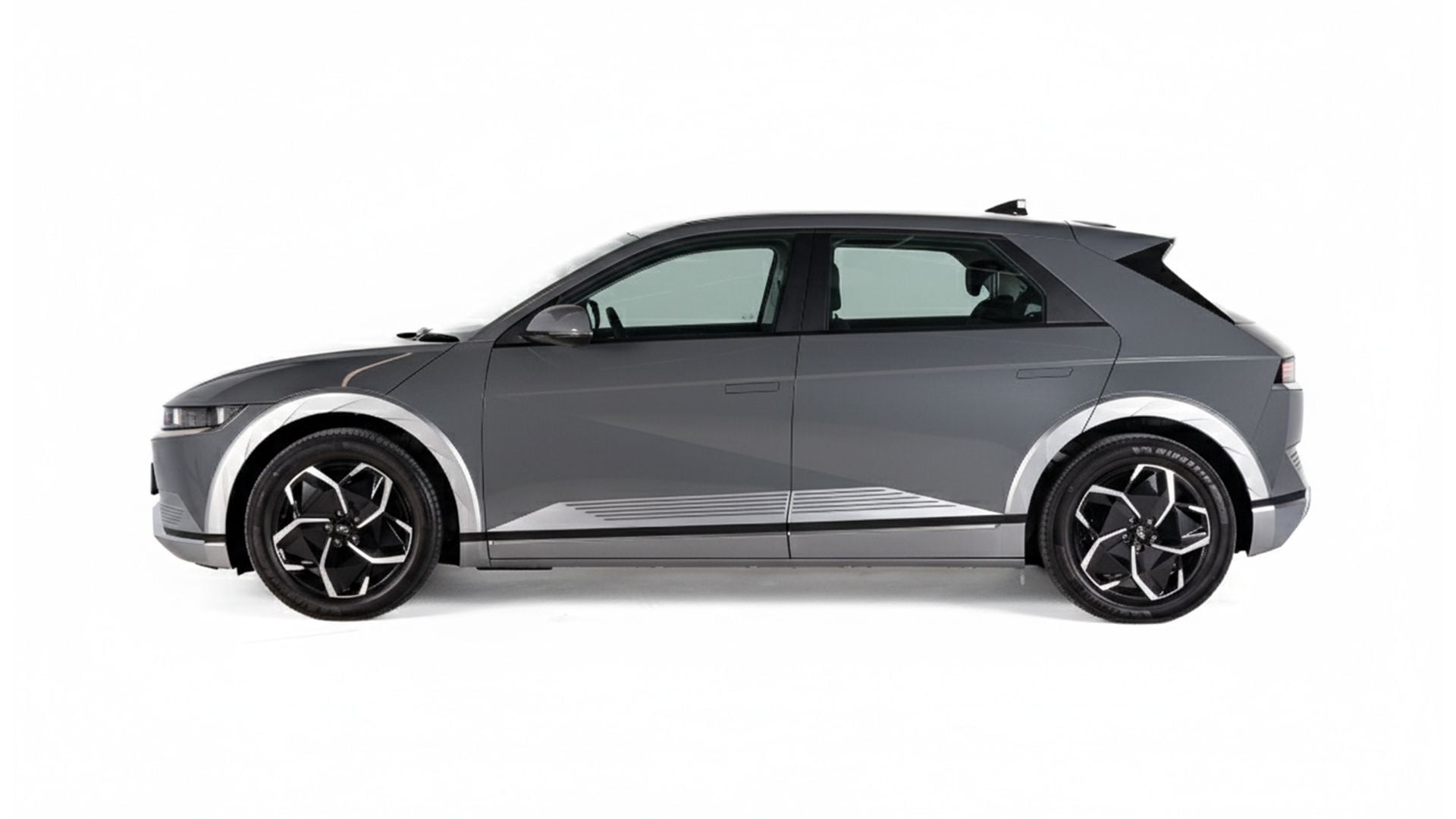 IONIQ 5 PREMIUM EV - Hyundai Ioniq 5 grey side galactic grey.jpg