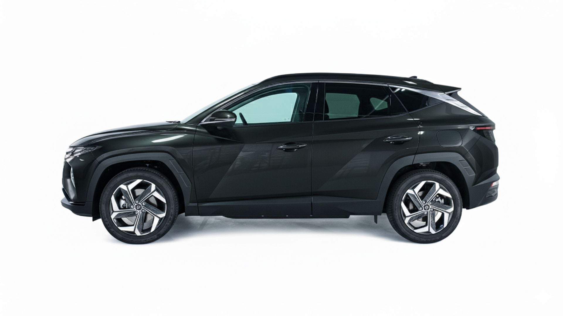 TUCSON PREMIUM TGDI PHEV 4X4 A - Hyundai Tucson PHEV side Dark Knight copy.jpg