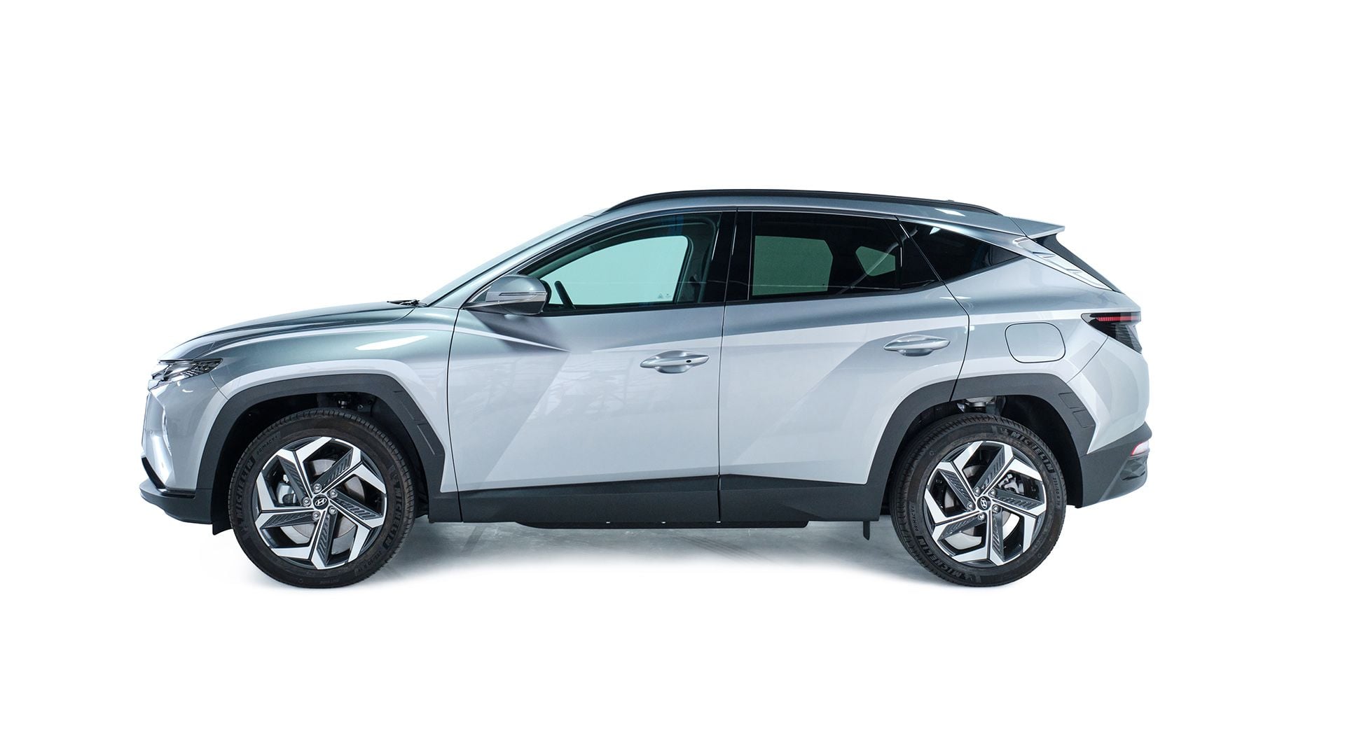 TUCSON PREMIUM TGDI PHEV 4X4 A - Hyundai Tucson PHEV side copy.jpg