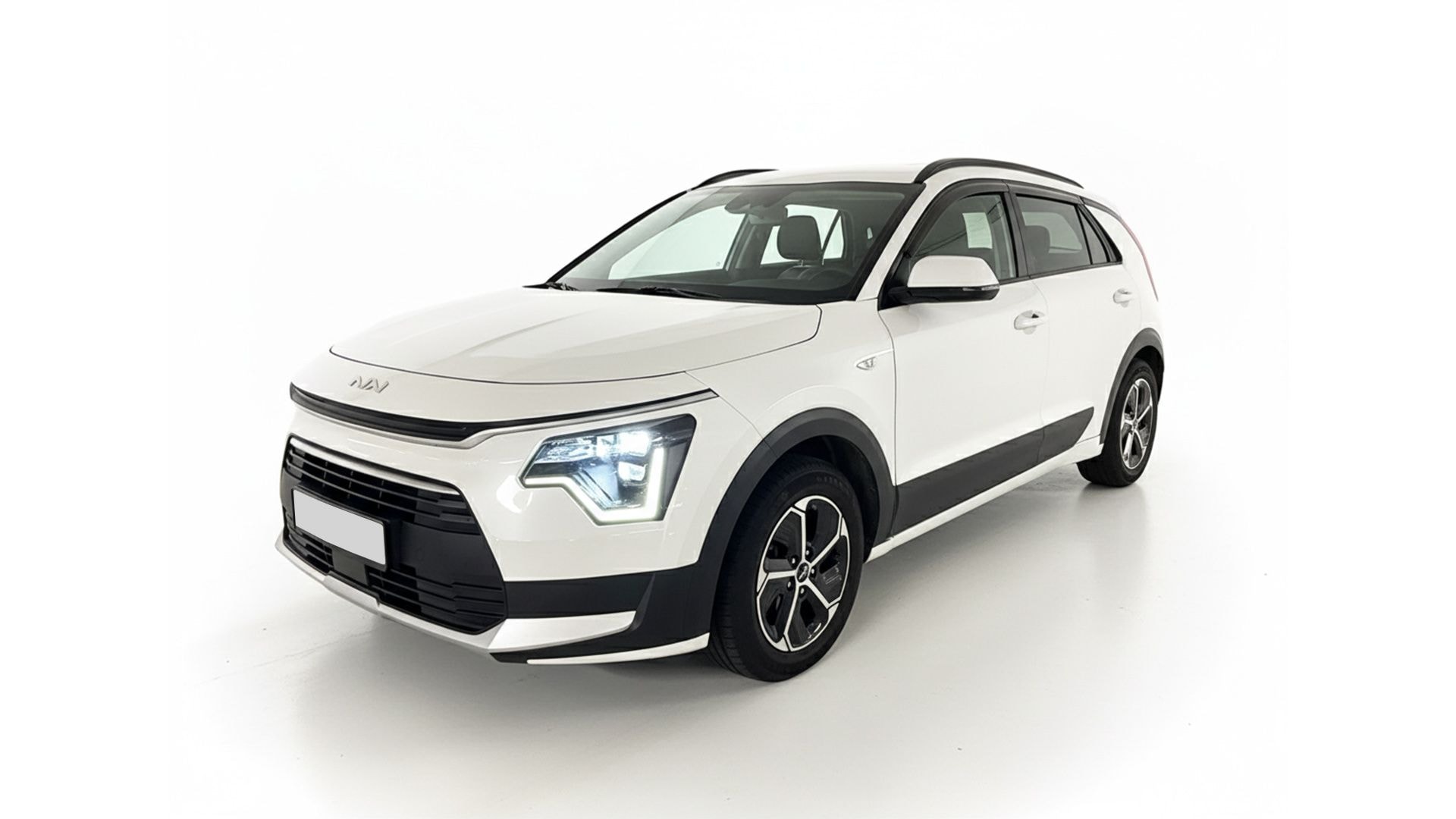 NIRO 2 HEV S-A - Kia Niro 2 Hybrid white diagonal copy.jpg