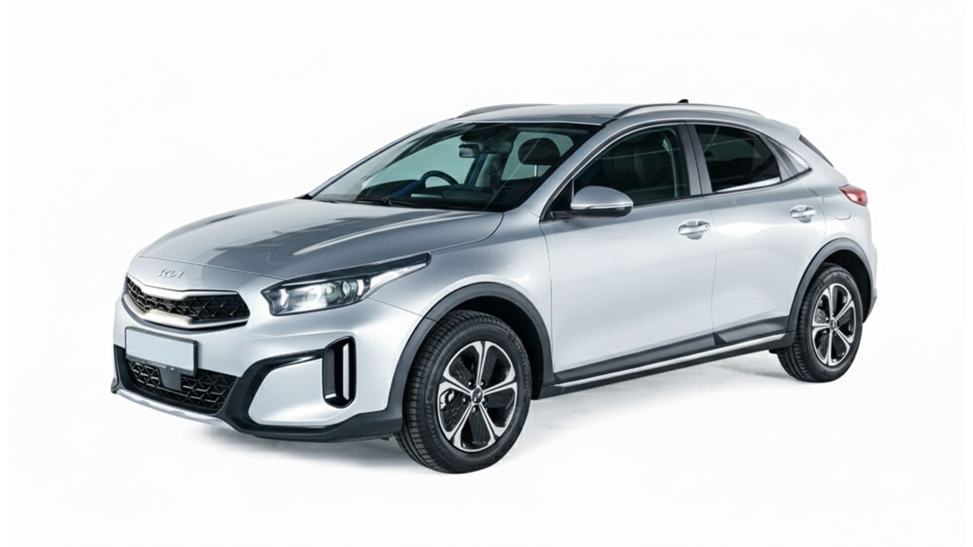Kia Xceed silver front diagonal copy.jpg