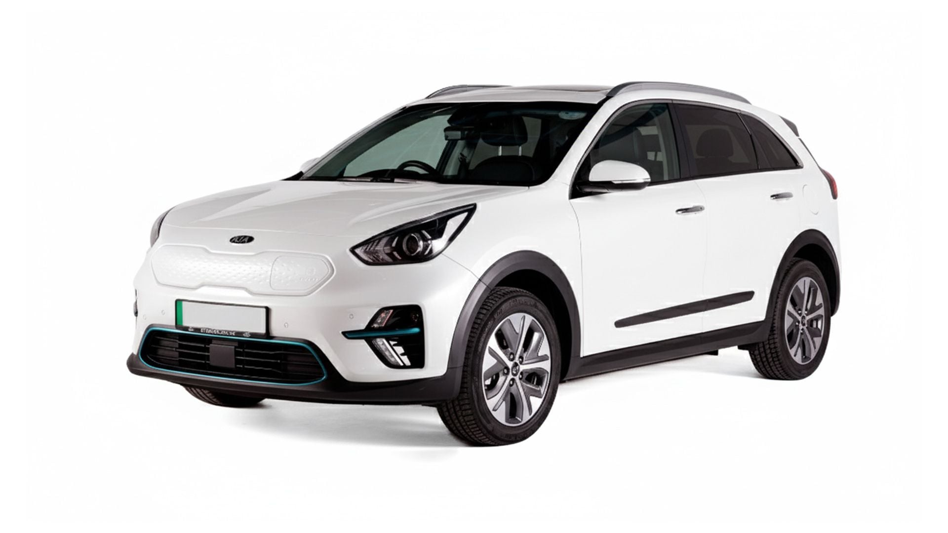 Kia e niro diagonal white copy.jpg