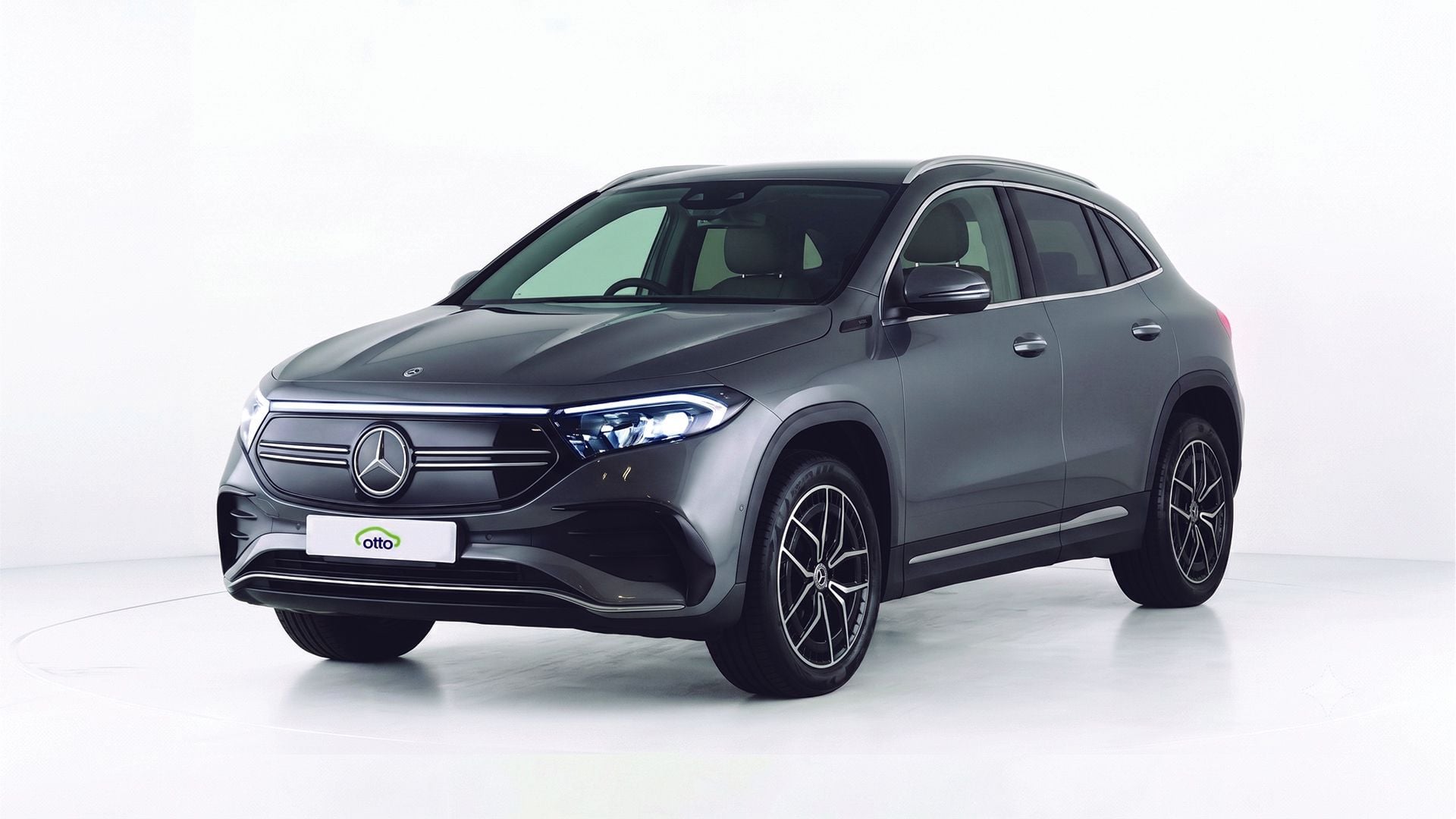 Mercedes Benz EQA 250 AMG grey diagonal copy.jpg
