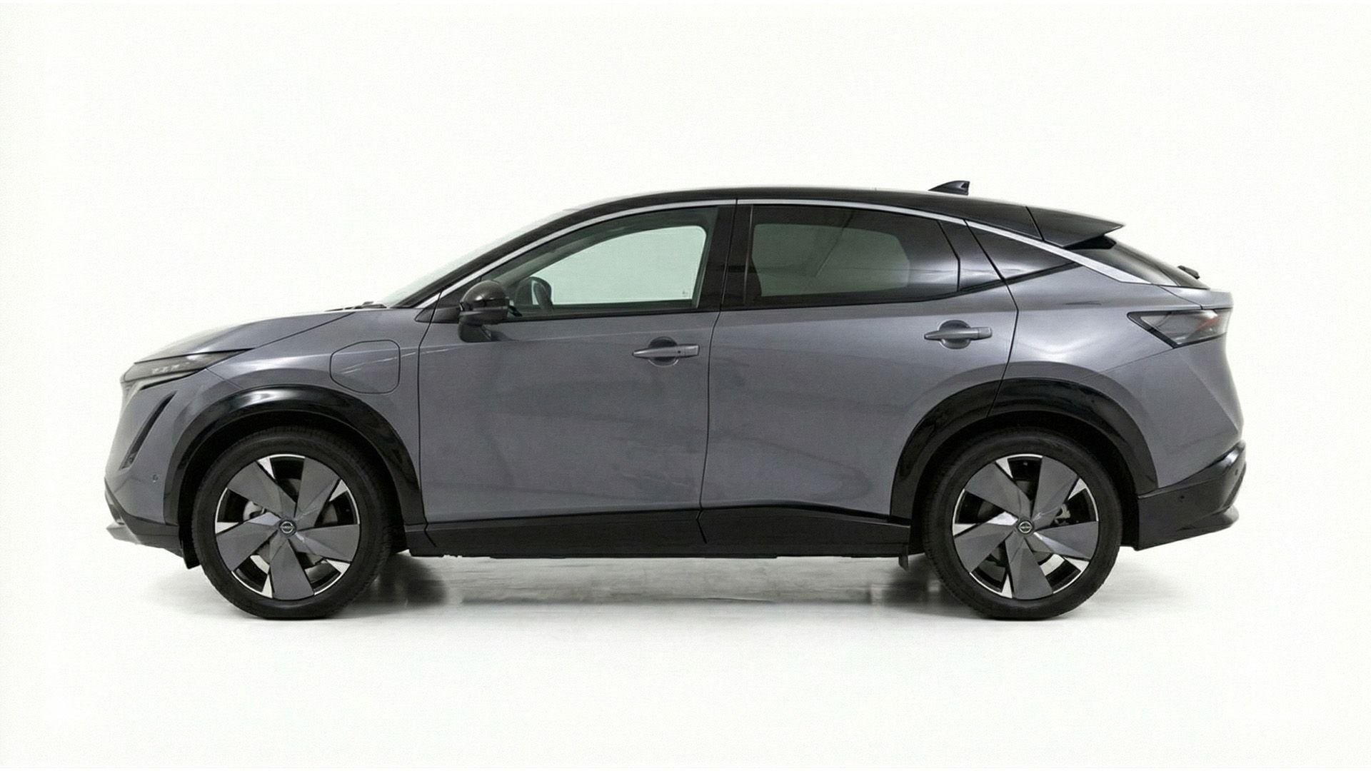ARIYA ADVANCE - Nissan Ariya gun metallic side copy.jpg