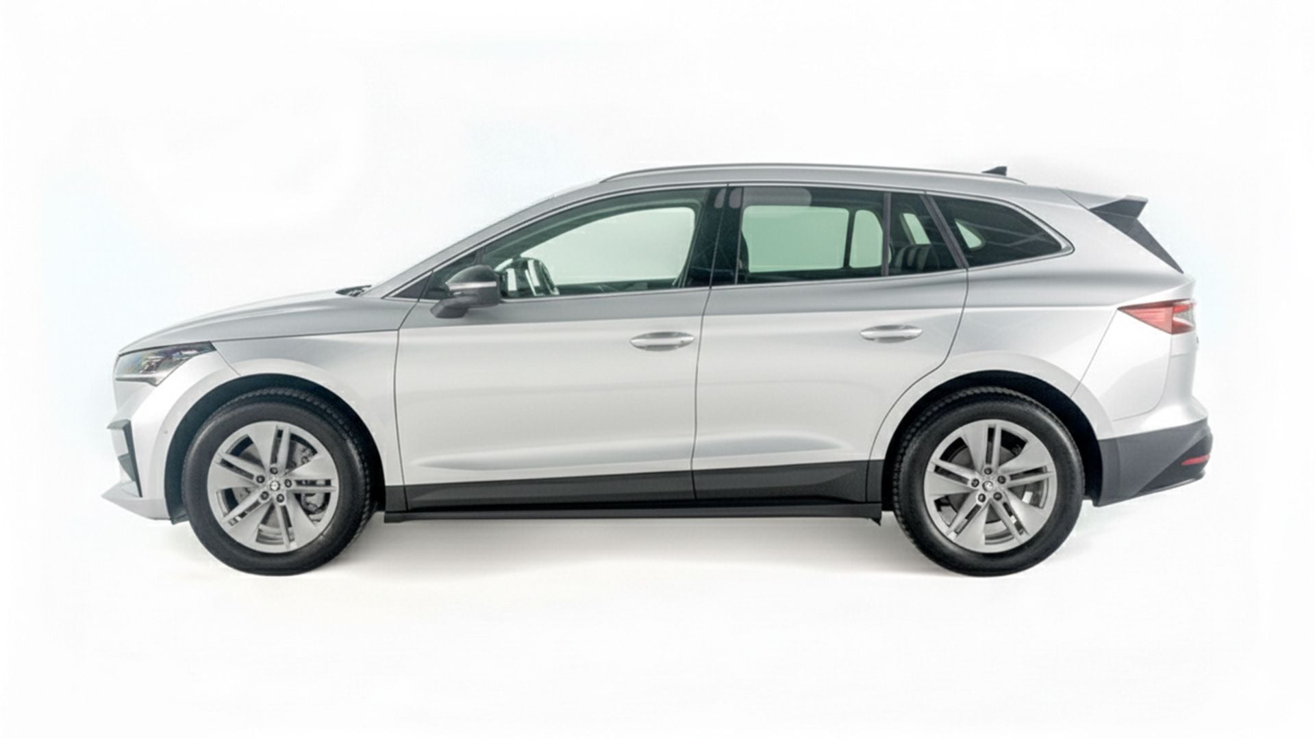 ENYAQ 85 EDITION - Skoda Enyaq 85 Edition Suite silver side copy.jpg