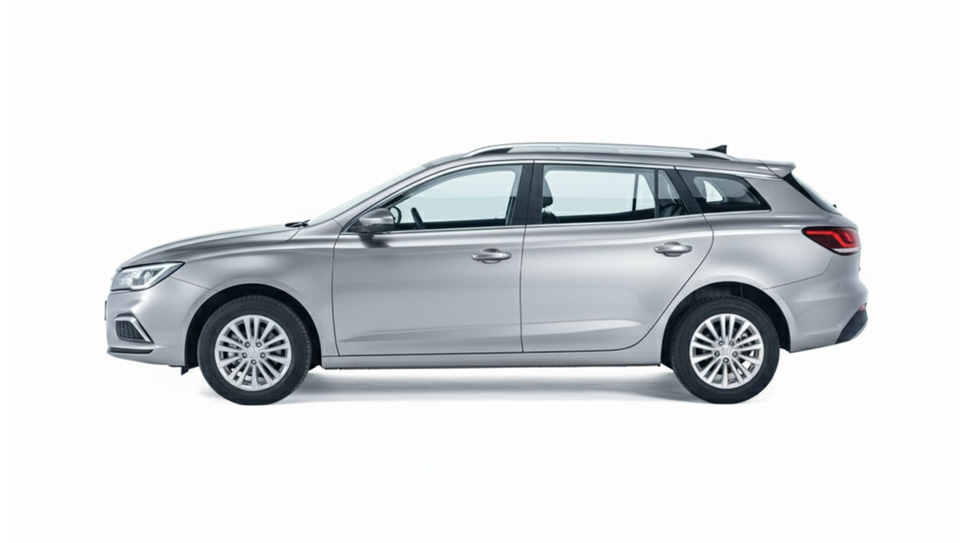 5 EXCLUSIVE - MG5 EV Long Range Exclusive silver side copy.jpg