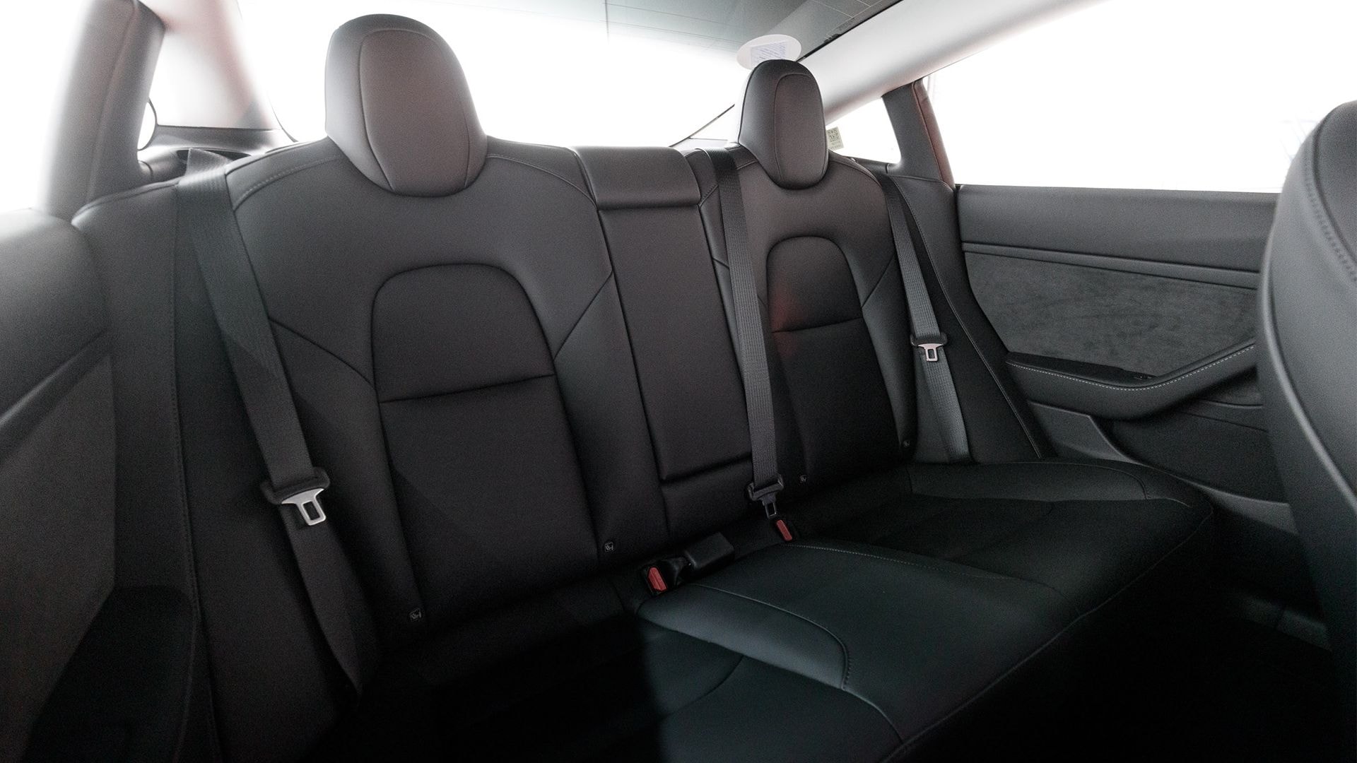 MODEL 3 STANDARD RANGE + - Tesla Model 3 seats copy.jpg